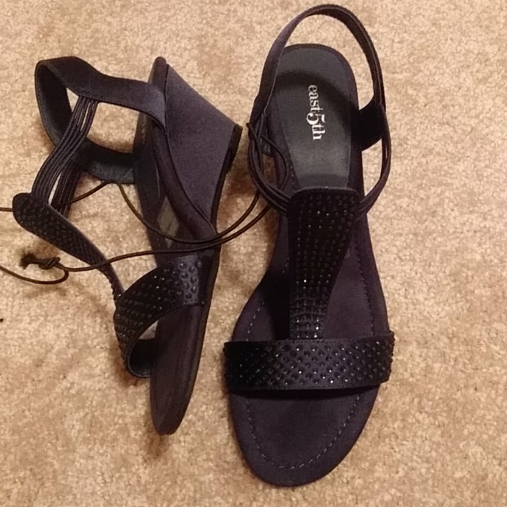 Shoe - Picture 7 of 8